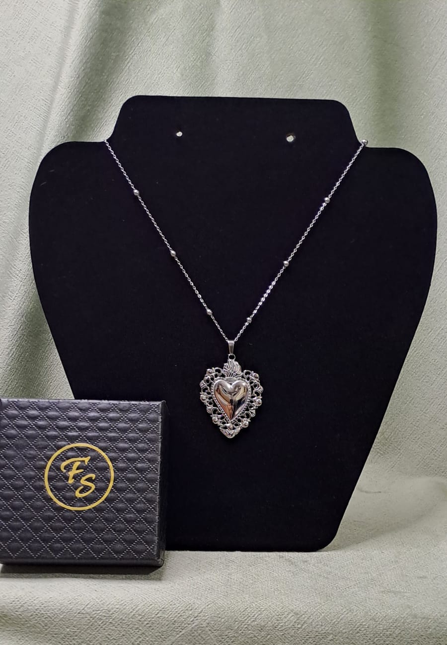 COLLANA CON PENDENTE CUORE VOTIVO