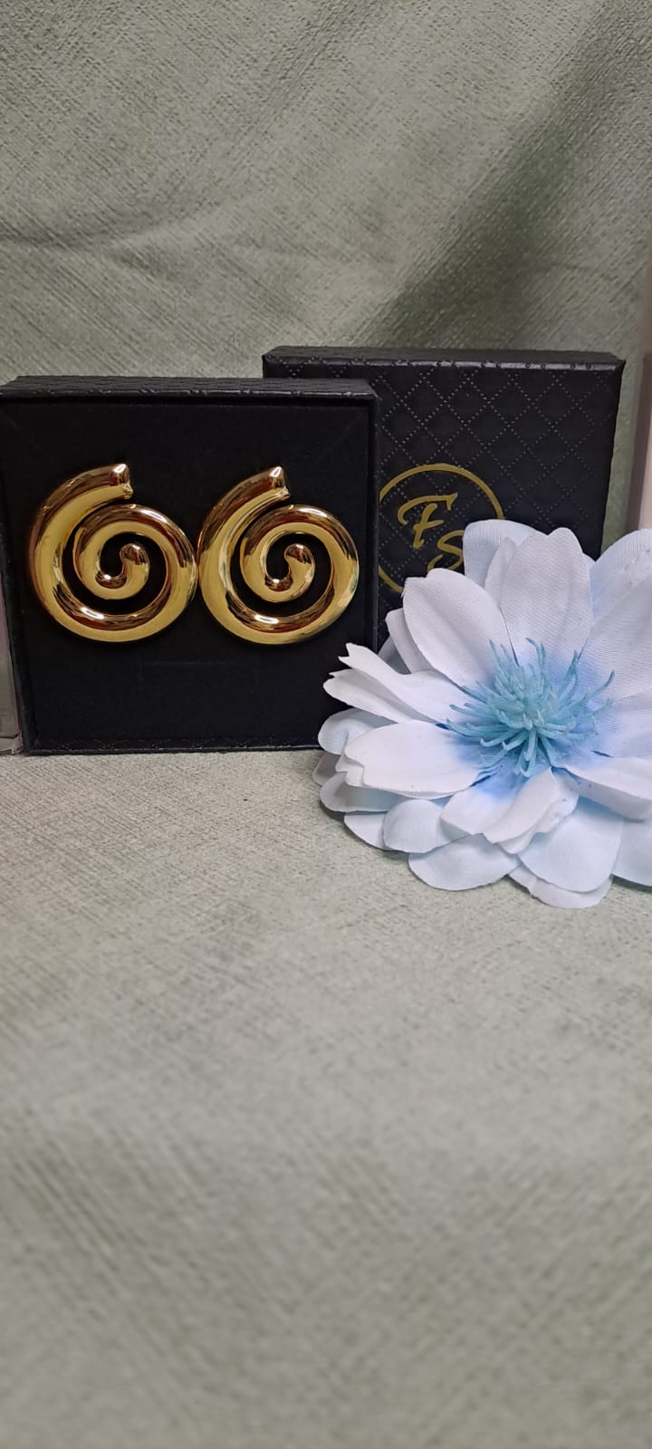 ORECCHINI SPIRALE A LOBO
